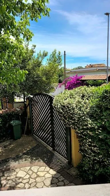 Loft Moderno Fiumicino Apartment 0*,